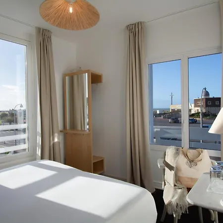 De La Hotel Courseulles-sur-Mer