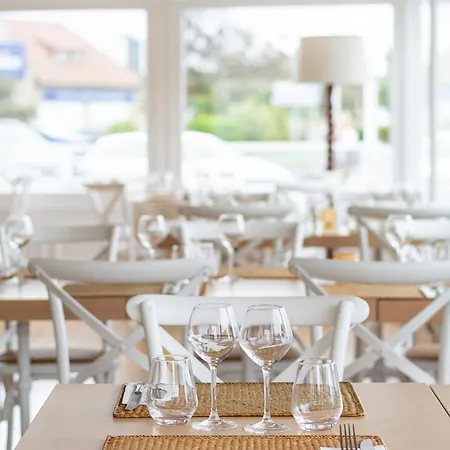 De La Ξενοδοχείο 2*