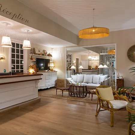 Ξενοδοχείο De La 2*