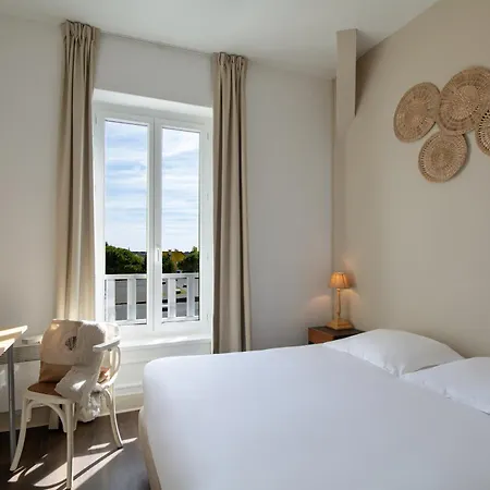 De La Hotel Courseulles-sur-Mer